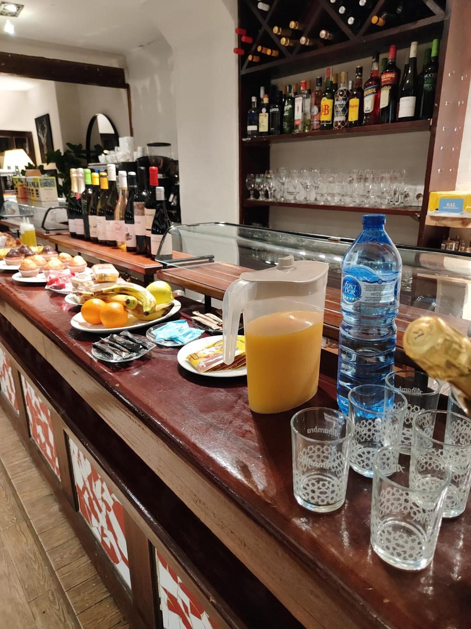 Hostal Nau Pradets Веля Екстериор снимка