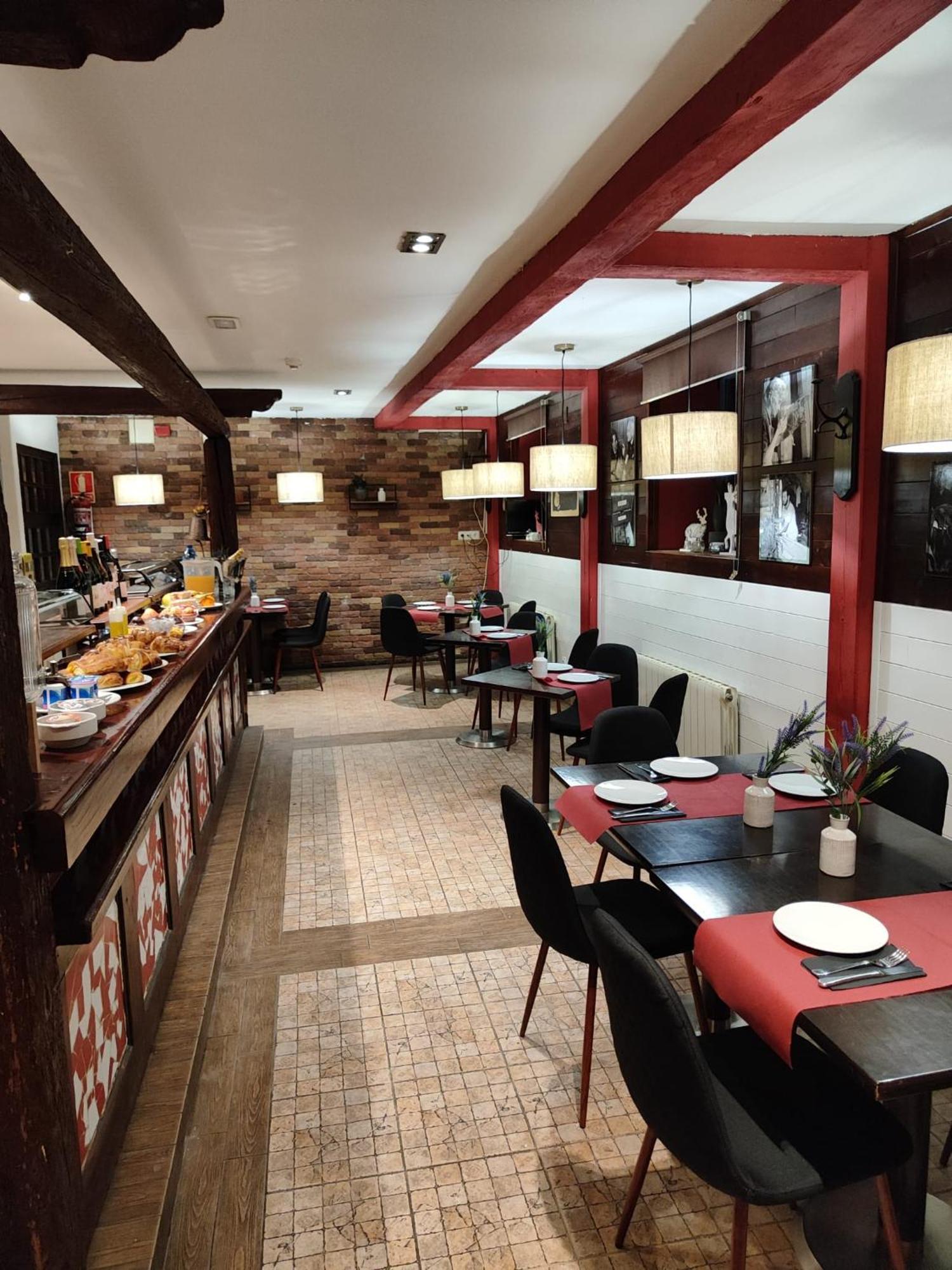 Hostal Nau Pradets Веля Екстериор снимка